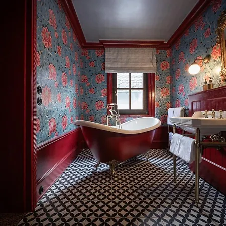 Vis-a-vis - Self Check-in * 韦希瑟尔山麓圣科罗纳