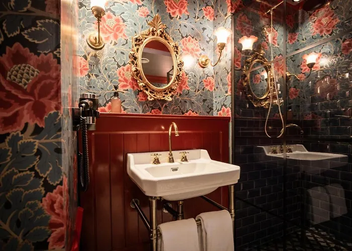 Vis-a-vis - Self Check-in 韦希瑟尔山麓圣科罗纳