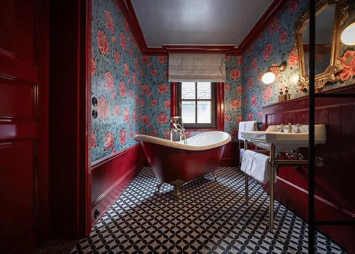 Vis-a-vis - Self Check-in * 韦希瑟尔山麓圣科罗纳