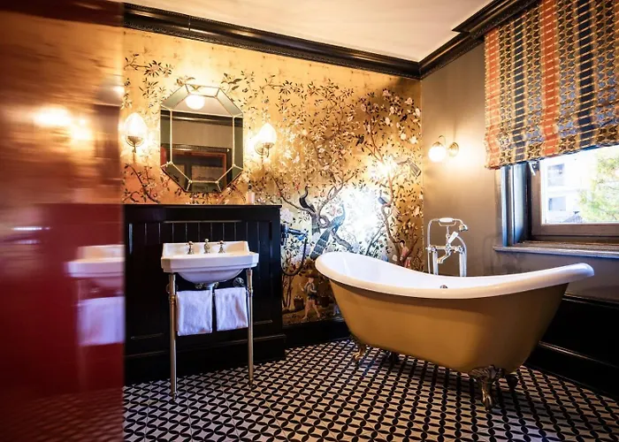 Vis-a-vis - Self Check-in 韦希瑟尔山麓圣科罗纳